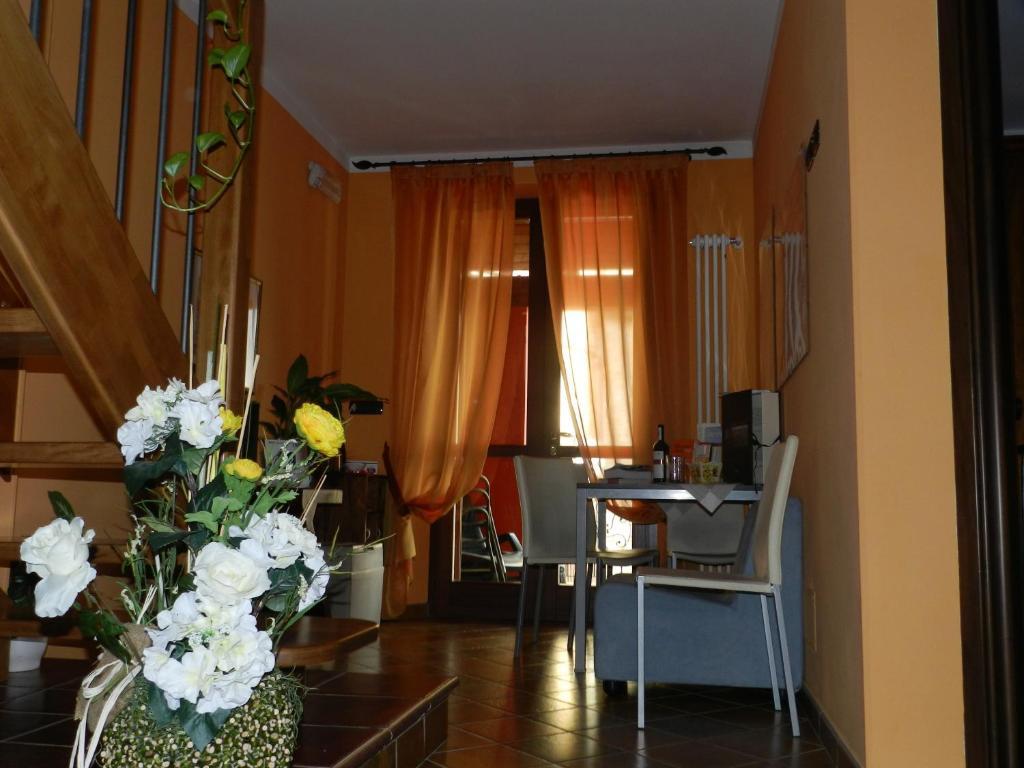 L'Angolo Di Rosina Novello Bagian luar foto